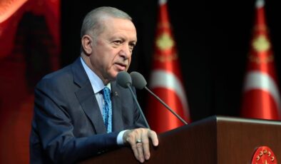 Cumhurbaşkanı Recep Tayyip Erdoğan, Milli Şair Mehmet Akif Ersoy’u vefatının 88’inci yıl dönümünde rahmet ve minnetle yad ettiğini bildirdi.